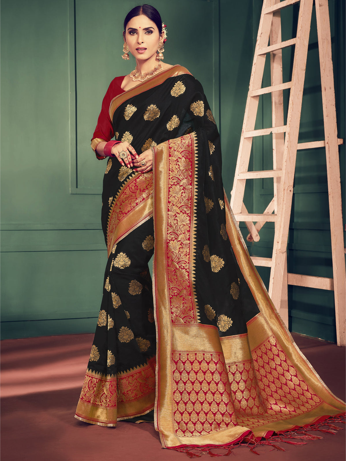 Chic Black Banarasi Art Silk Woven Saree : Perfect for Weddings & Formal Events