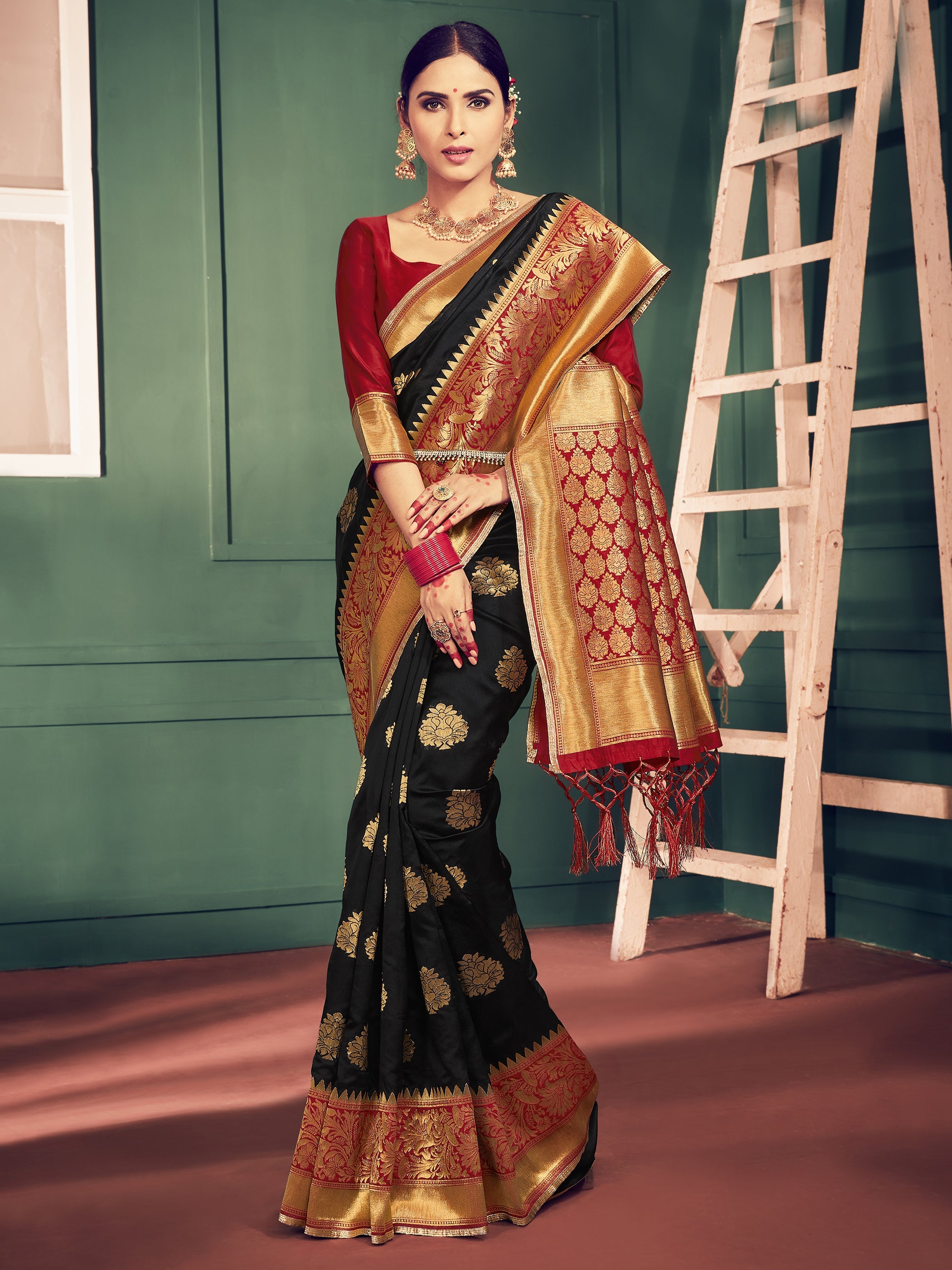 Chic Black Banarasi Art Silk Woven Saree : Perfect for Weddings & Formal Events