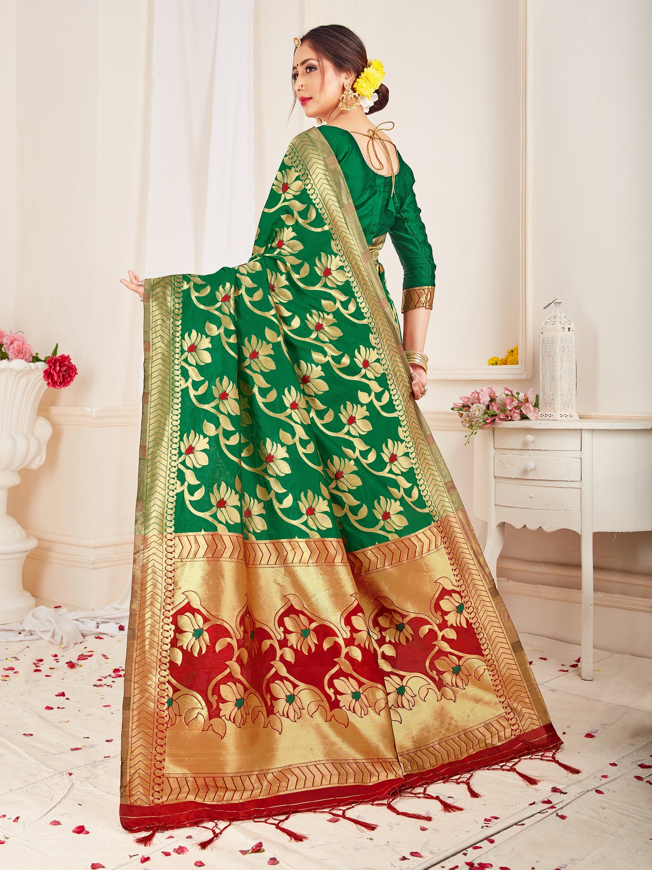 Beautiful Green Banarasi Art Silk Woven Saree : Perfect for Weddings & Formal Events