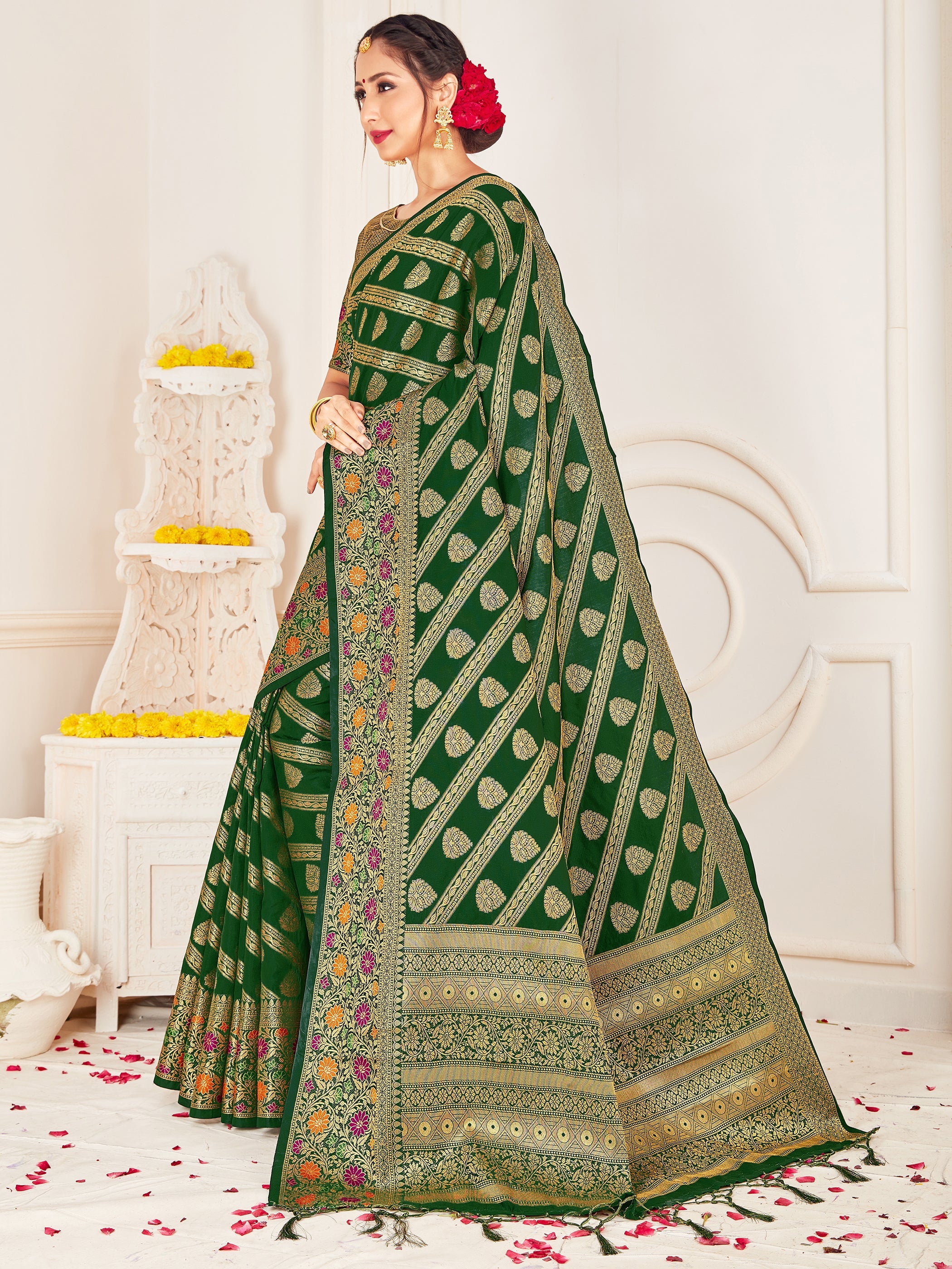 Elegant Green Banarasi Art Silk Woven Saree : Perfect for Weddings & Formal Events