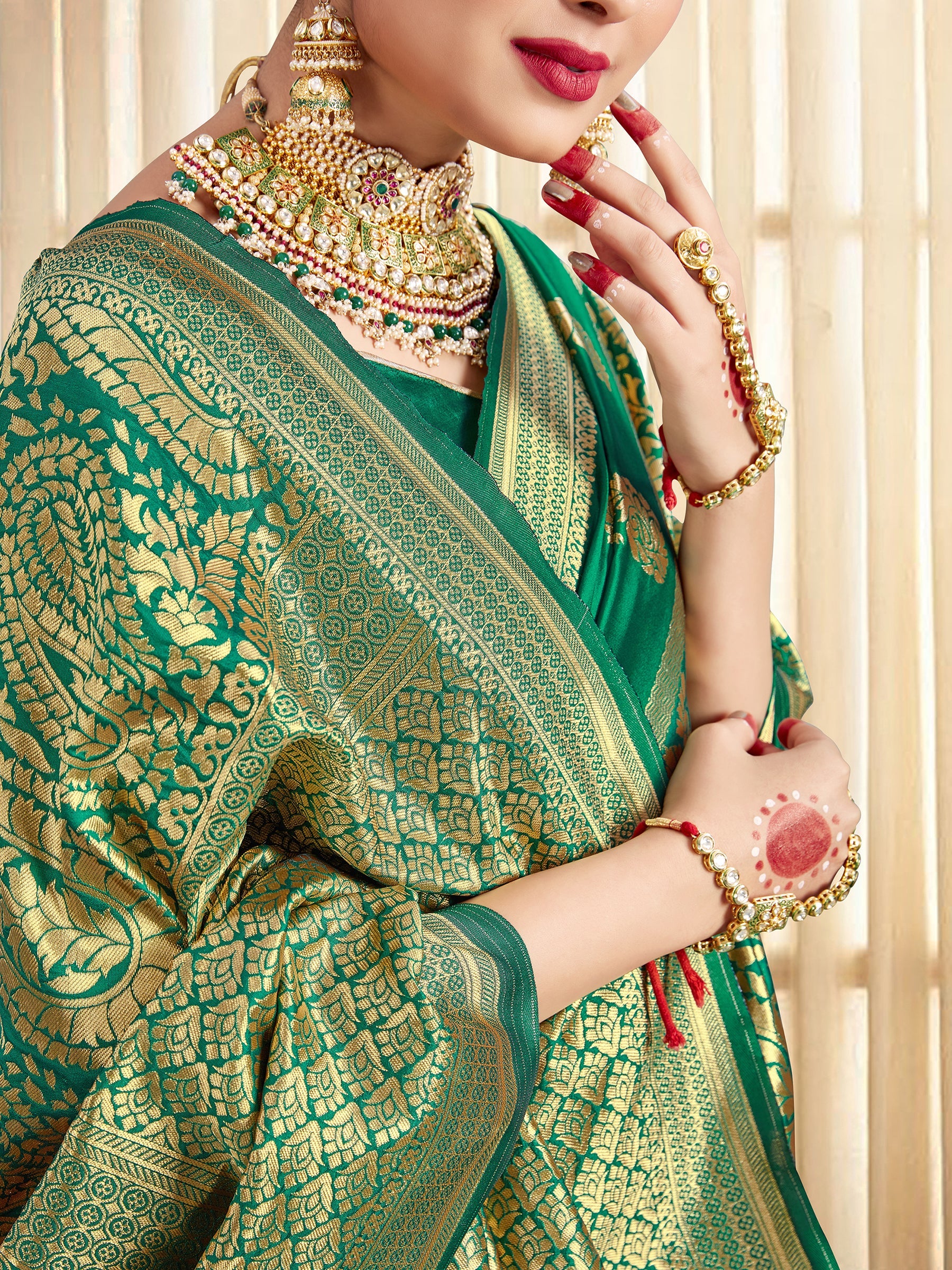 Beautiful Green Banarasi Art Silk Woven Saree : Perfect for Weddings & Formal Events