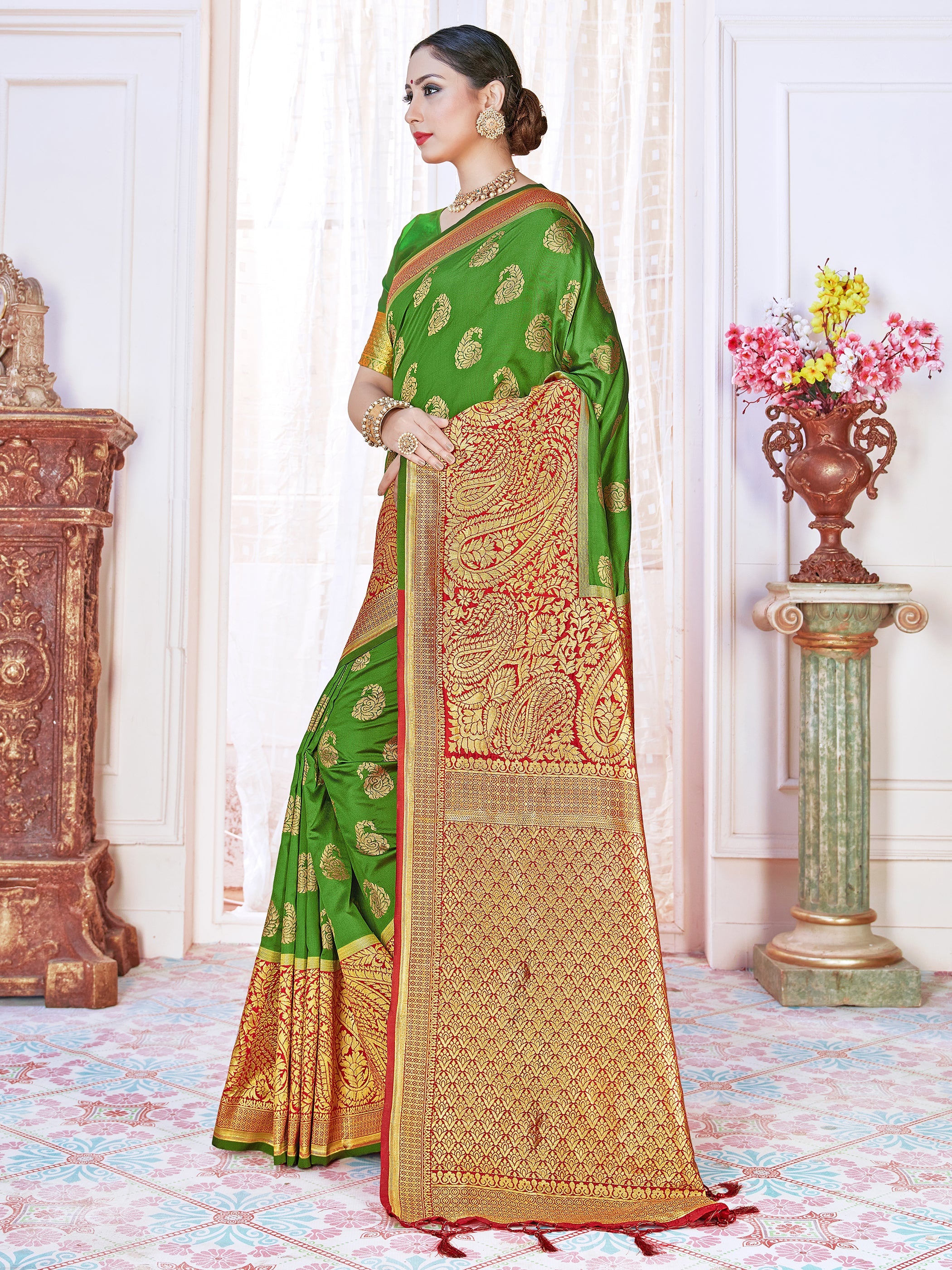 Chic Green Banarasi Art Silk Woven Saree : Perfect for Weddings & Formal Events