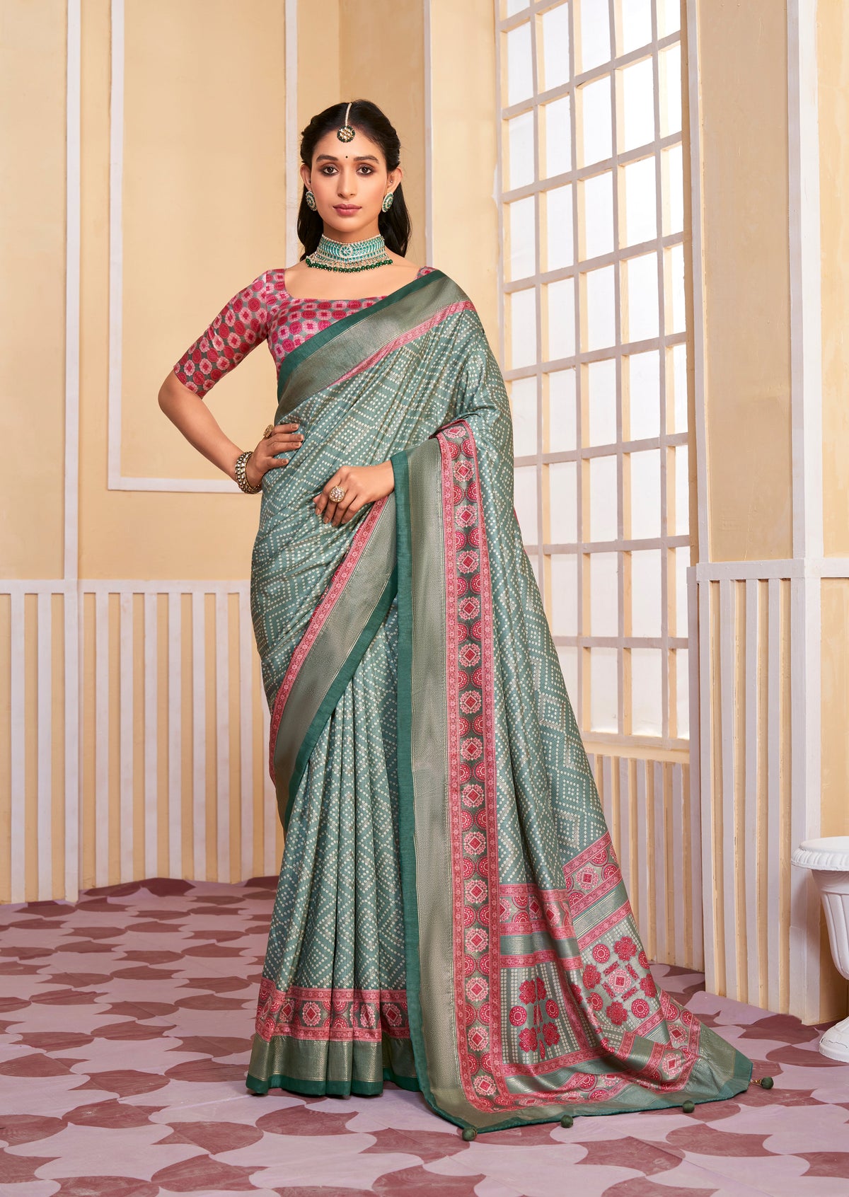 Elegant Grey Tussar Silk Bandhani Saree: Timeless Style & Cultural Heritage