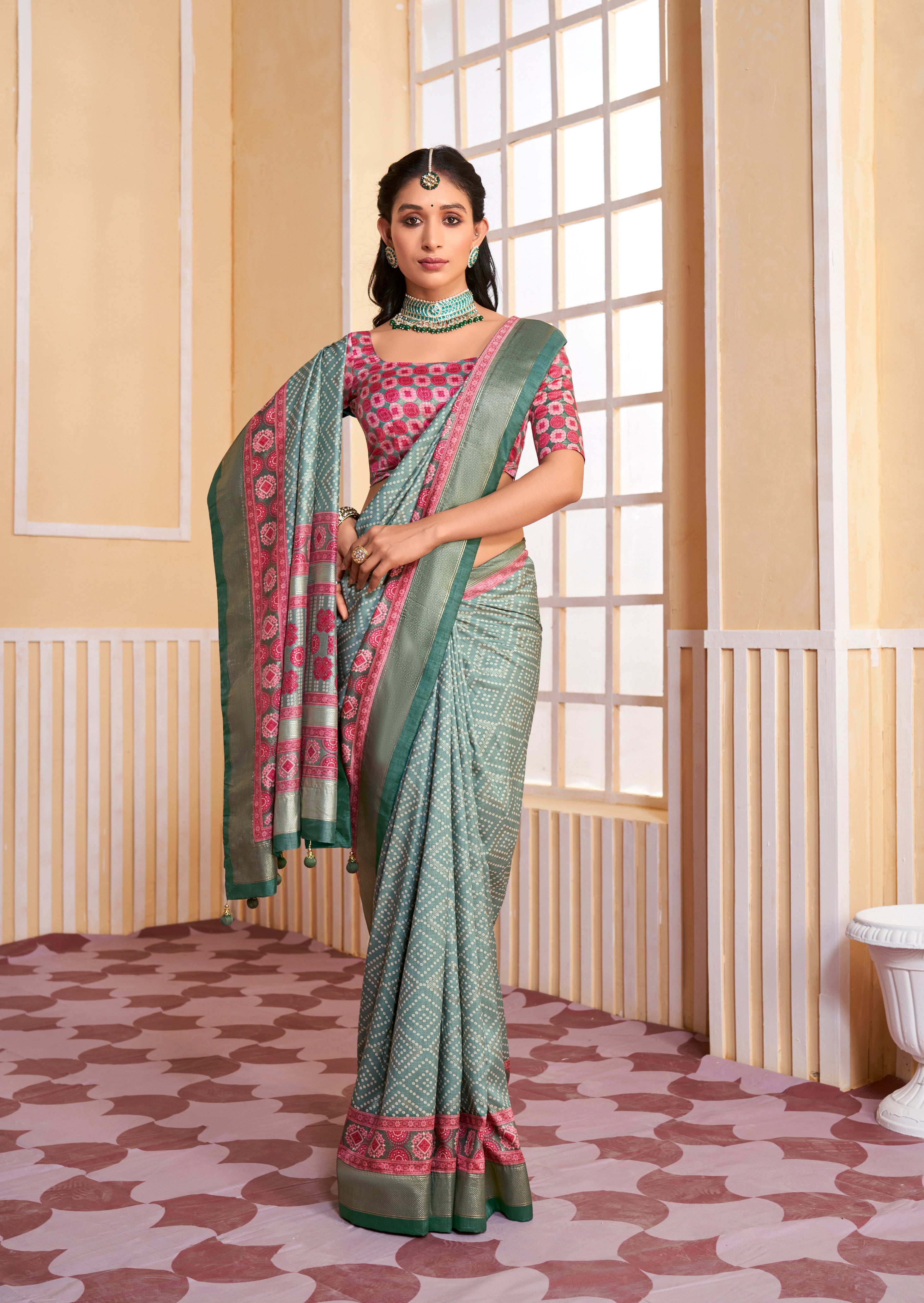 Elegant Grey Tussar Silk Bandhani Saree: Timeless Style & Cultural Heritage