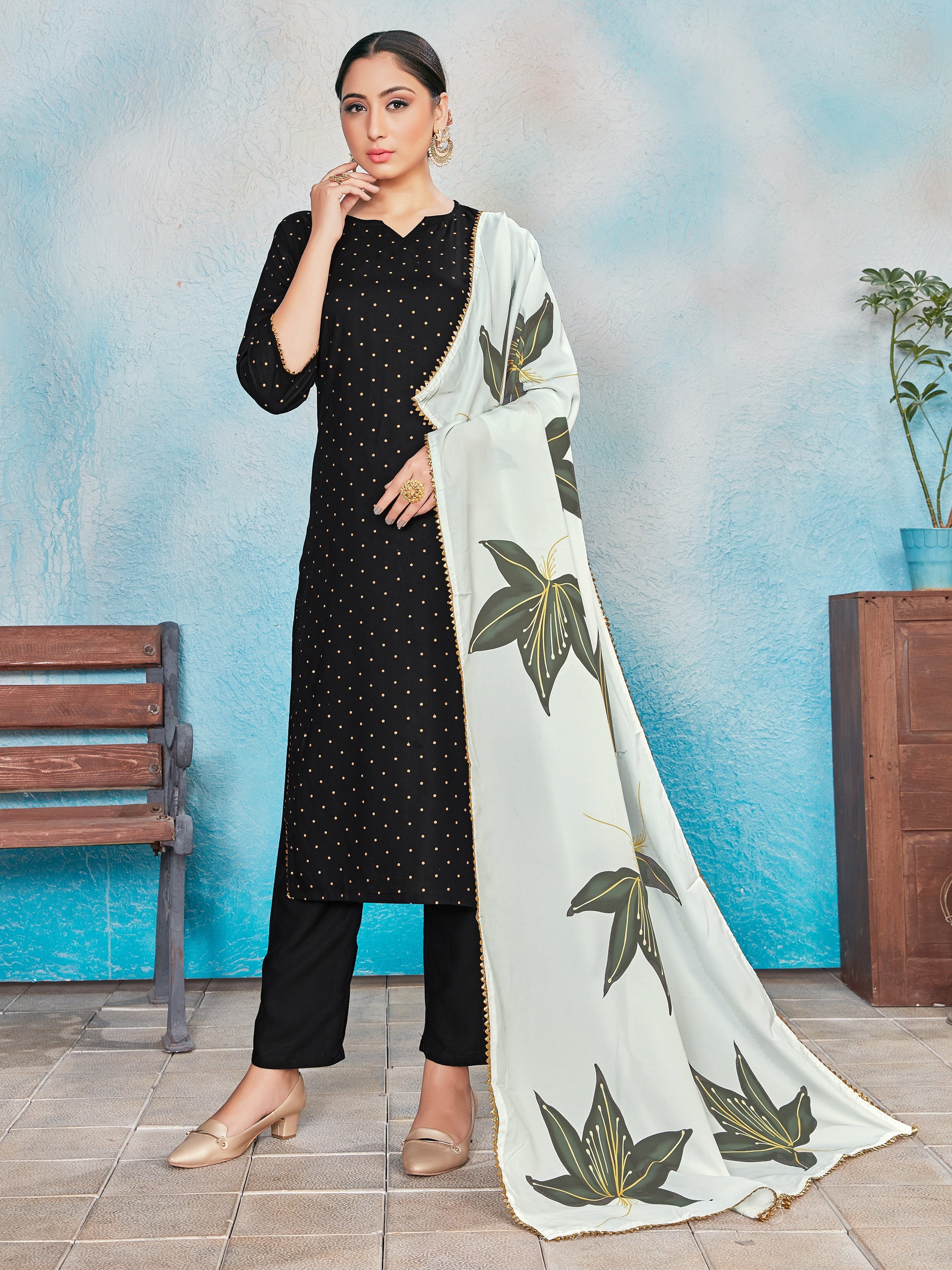 Elegant Black Rayon Foil Print Kurta Set: Perfect for Festive Occasions