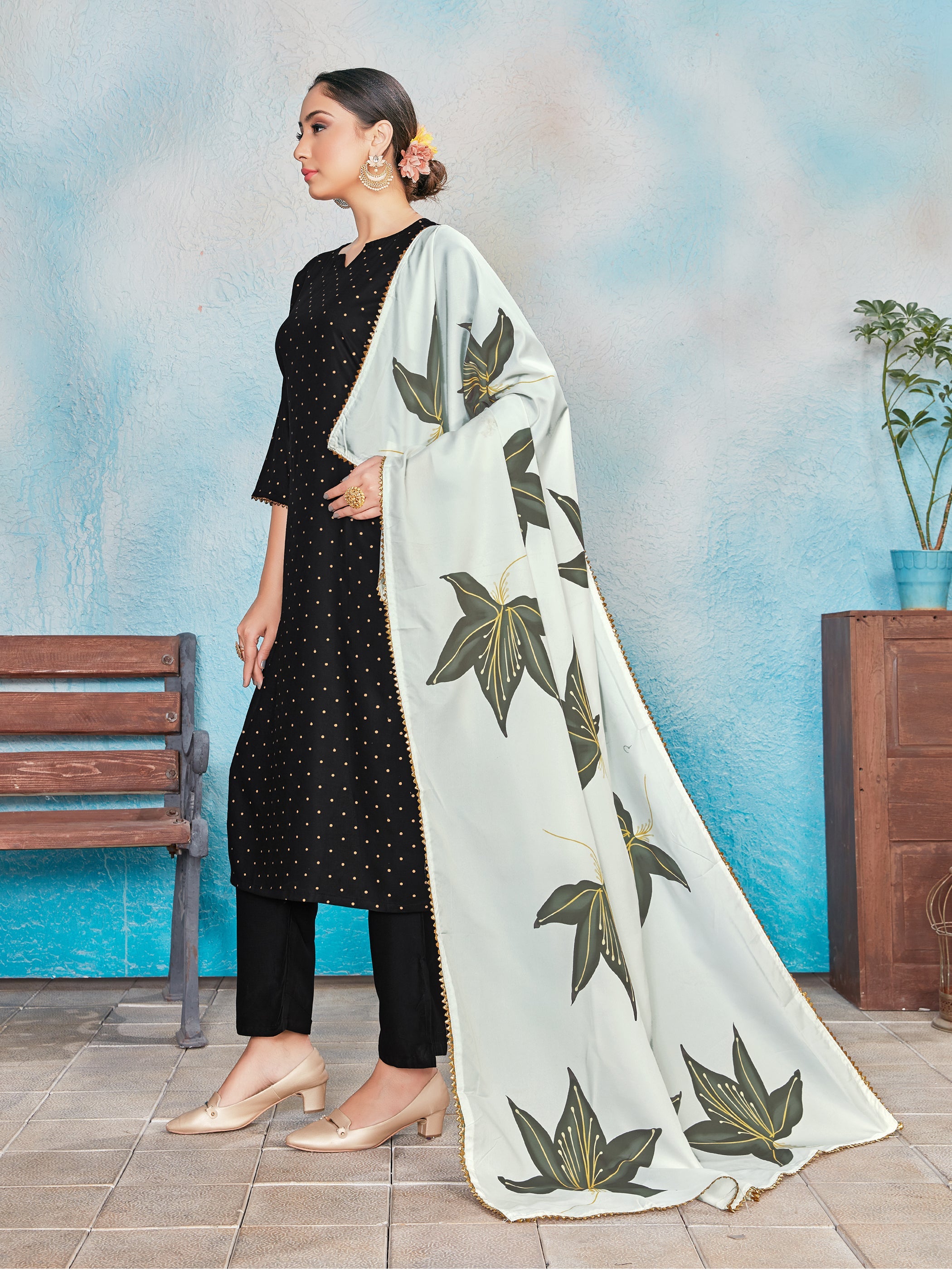 Elegant Black Rayon Foil Print Kurta Set: Perfect for Festive Occasions