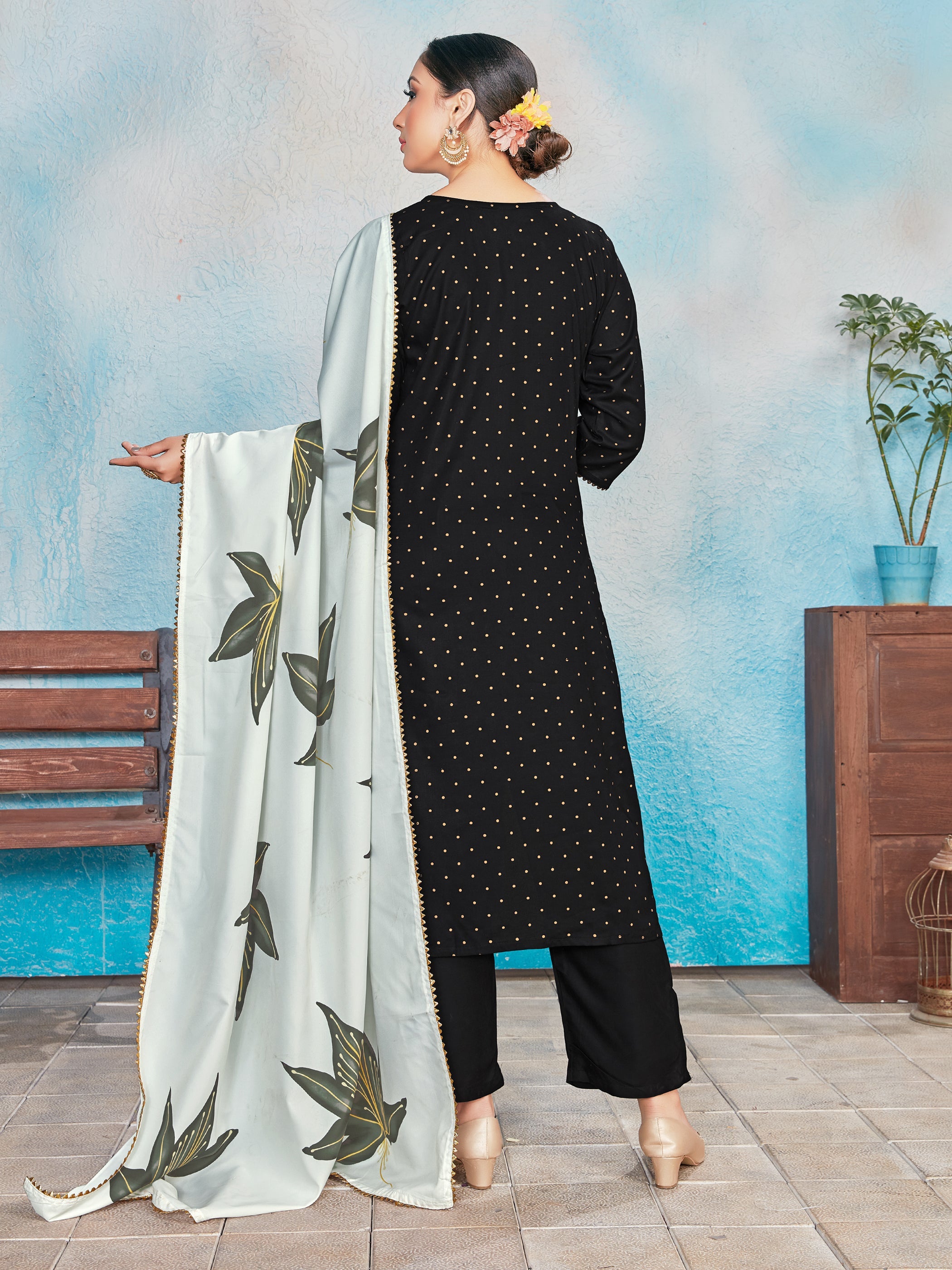 Elegant Black Rayon Foil Print Kurta Set: Perfect for Festive Occasions