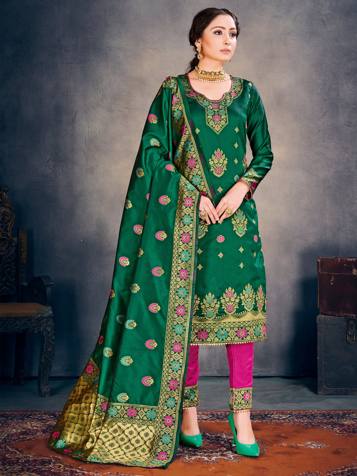 Exquisite Green Poly Silk Banarasi Kurta Set: Tradition Meets Modern Elegance