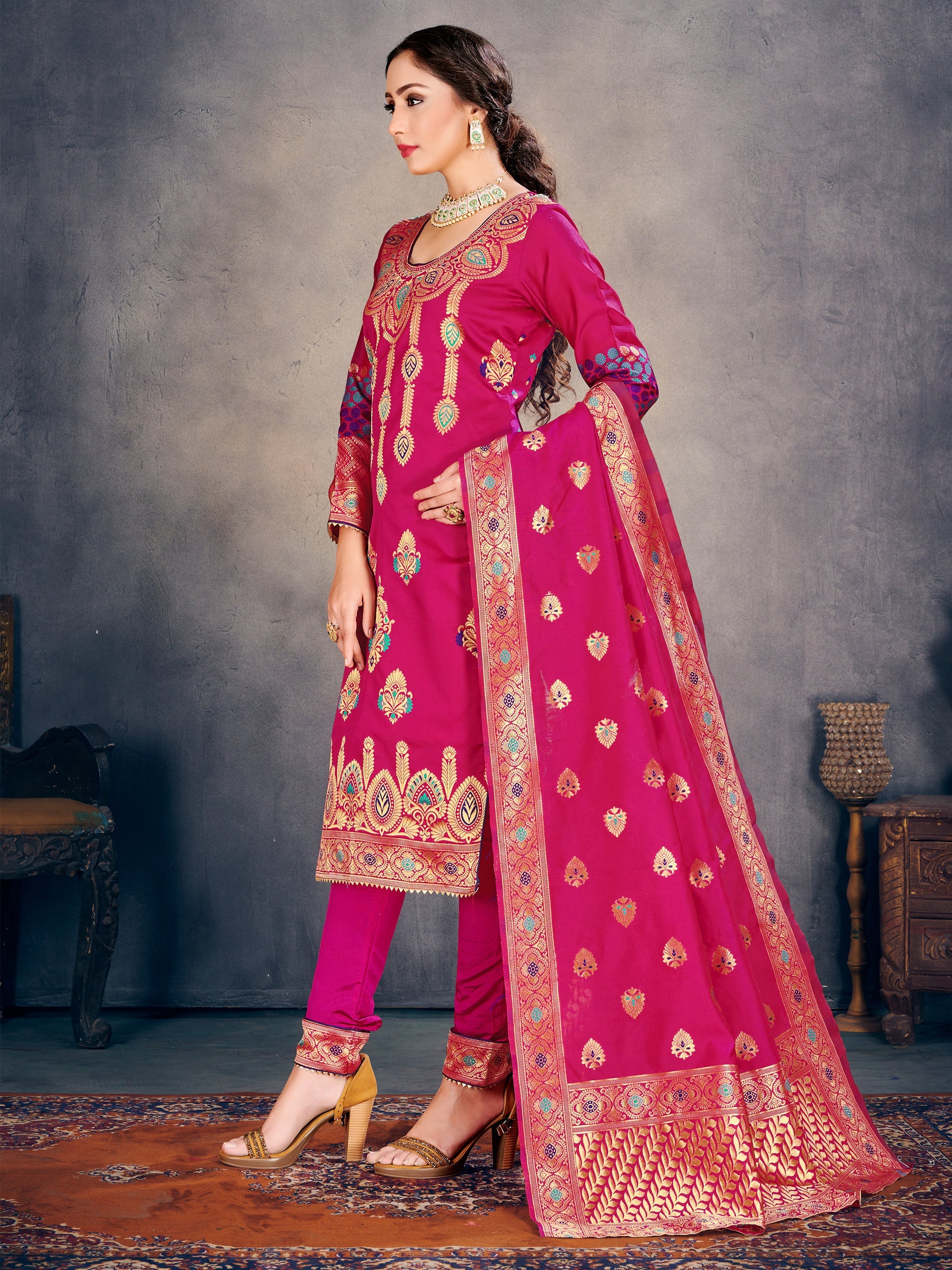 Elegant Pink Poly Silk Banarasi Kurta Set: Tradition Meets Modern Style