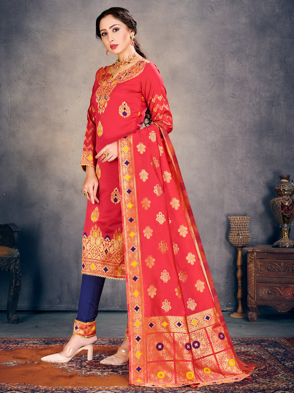 Luxurious Peach Poly Silk Kurta Set with Banarasi Weaving for Festive Elegance