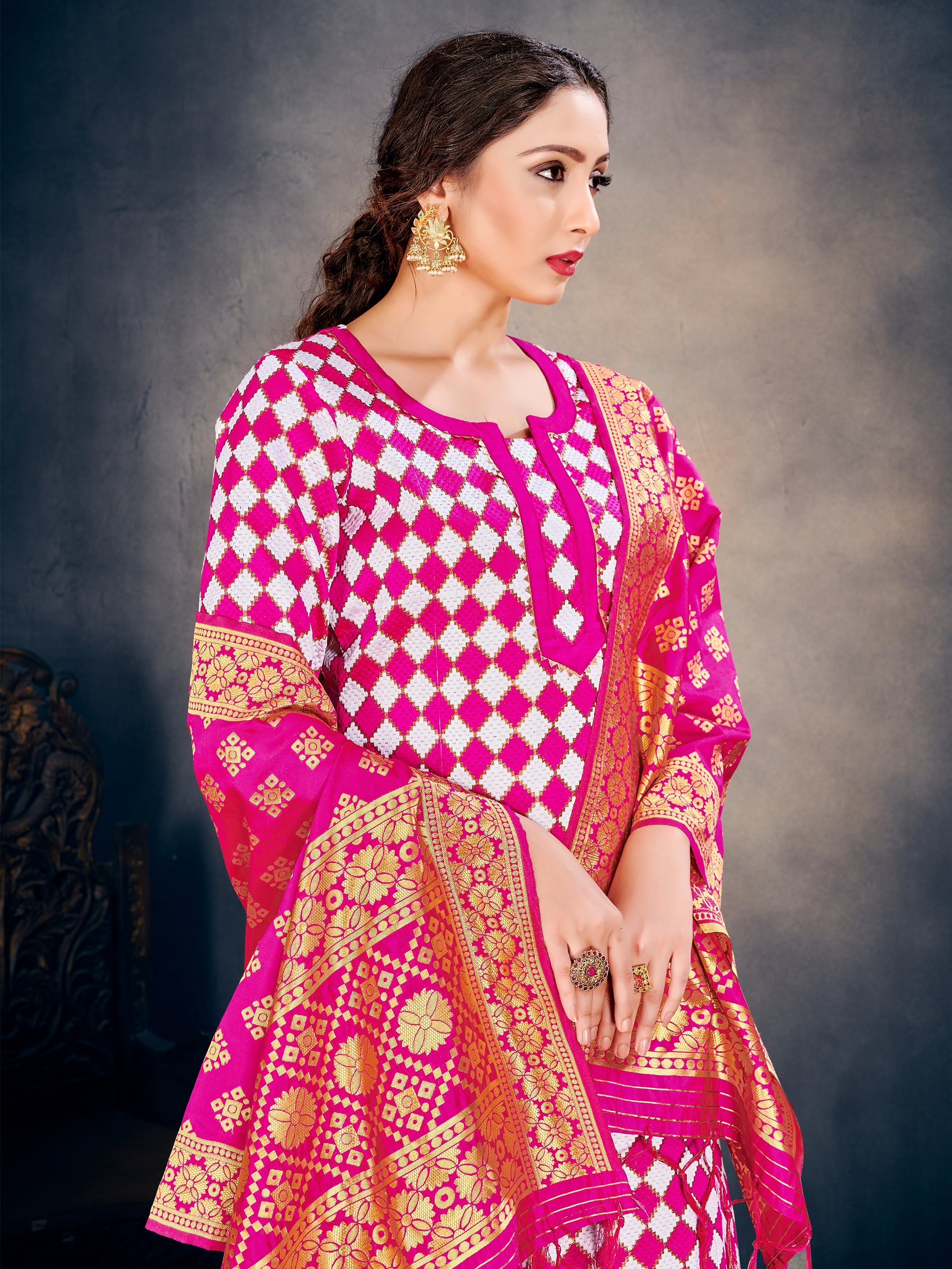 Elegant Pink Poly Silk Banarasi Kurta Set: Tradition Meets Modern Style