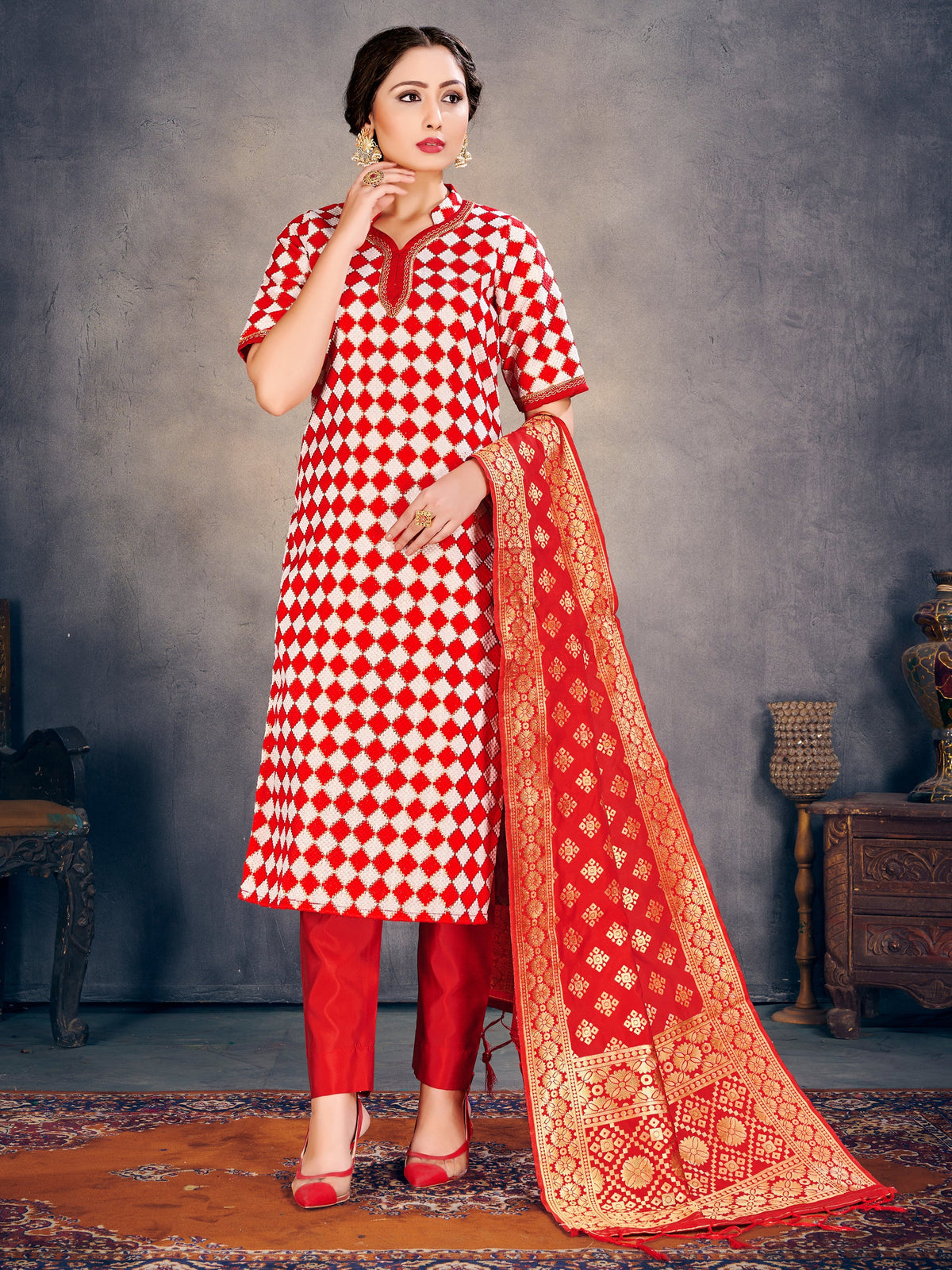 Red Poly Silk Banarasi Kurta Set: Elegant Traditional Wear for Festive Occasions