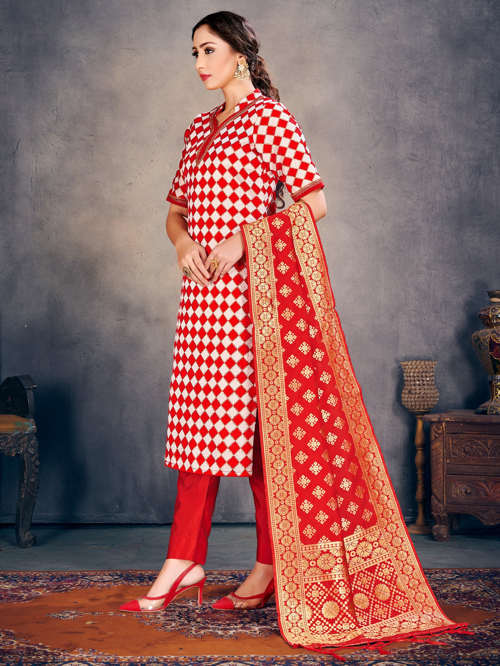 Red Poly Silk Banarasi Kurta Set: Elegant Traditional Wear for Festive Occasions