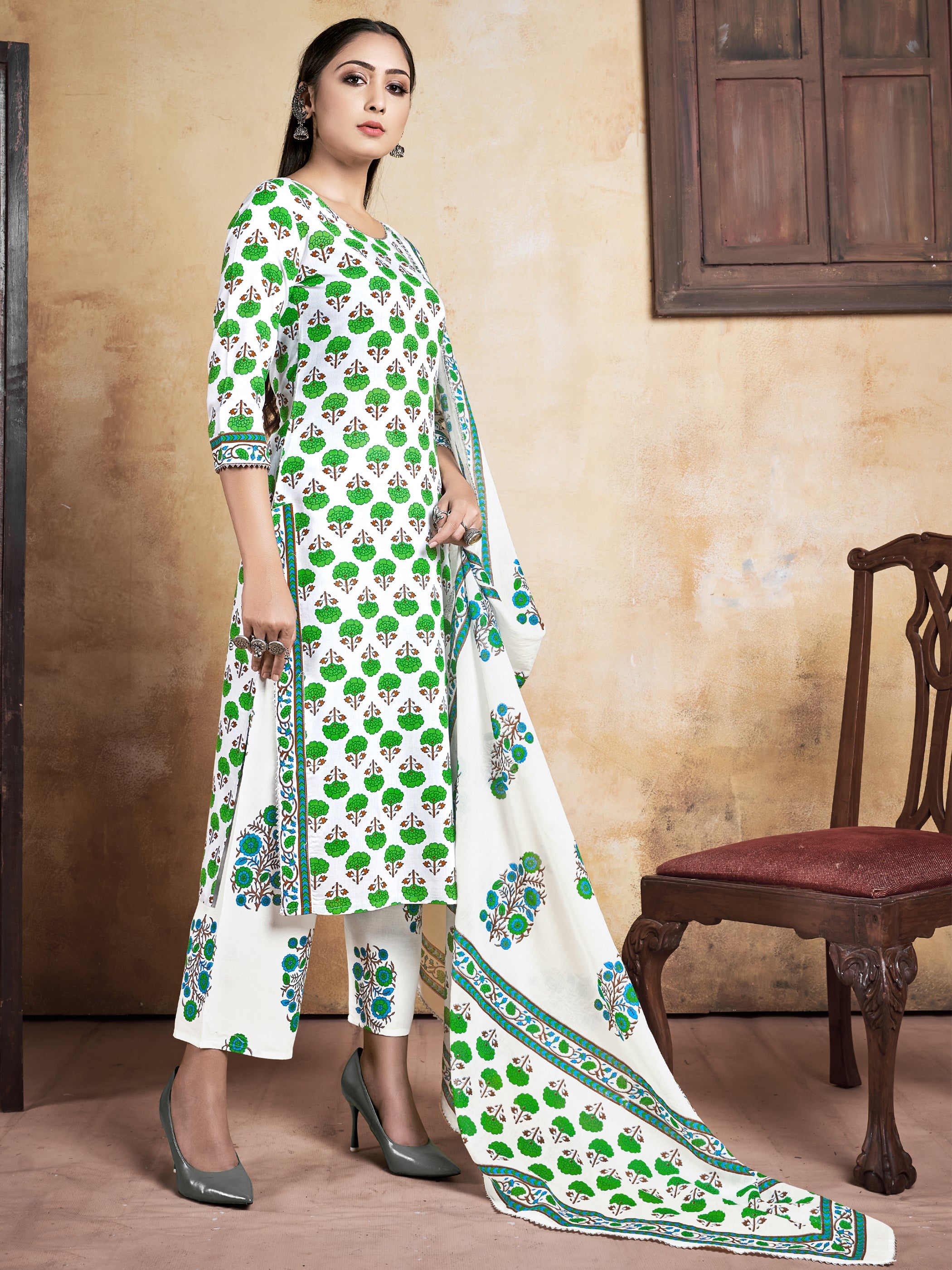 White Cotton Printed Kurta Set: Elegant, Comfortable & Versatile Fashion