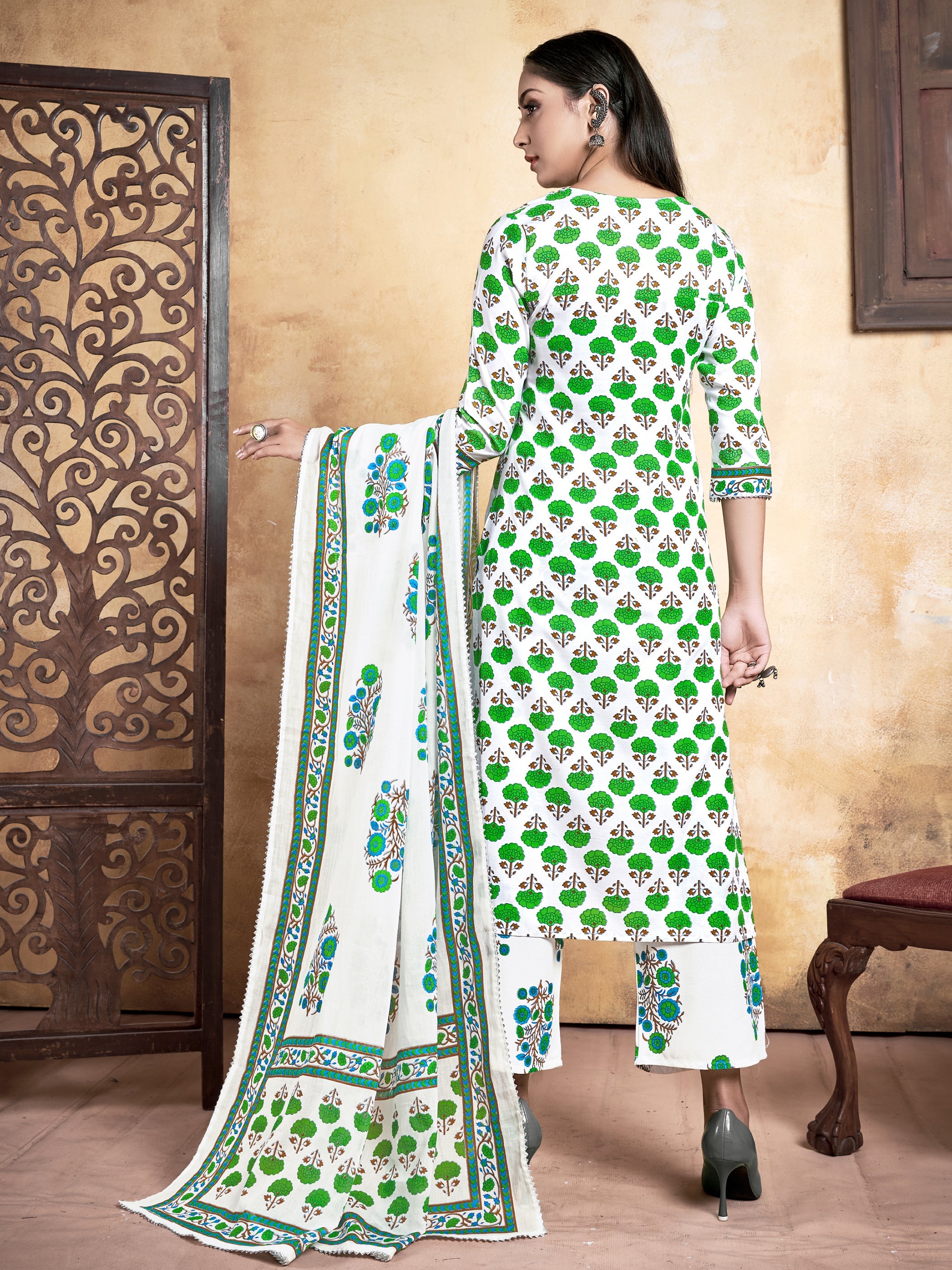 White Cotton Printed Kurta Set: Elegant, Comfortable & Versatile Fashion