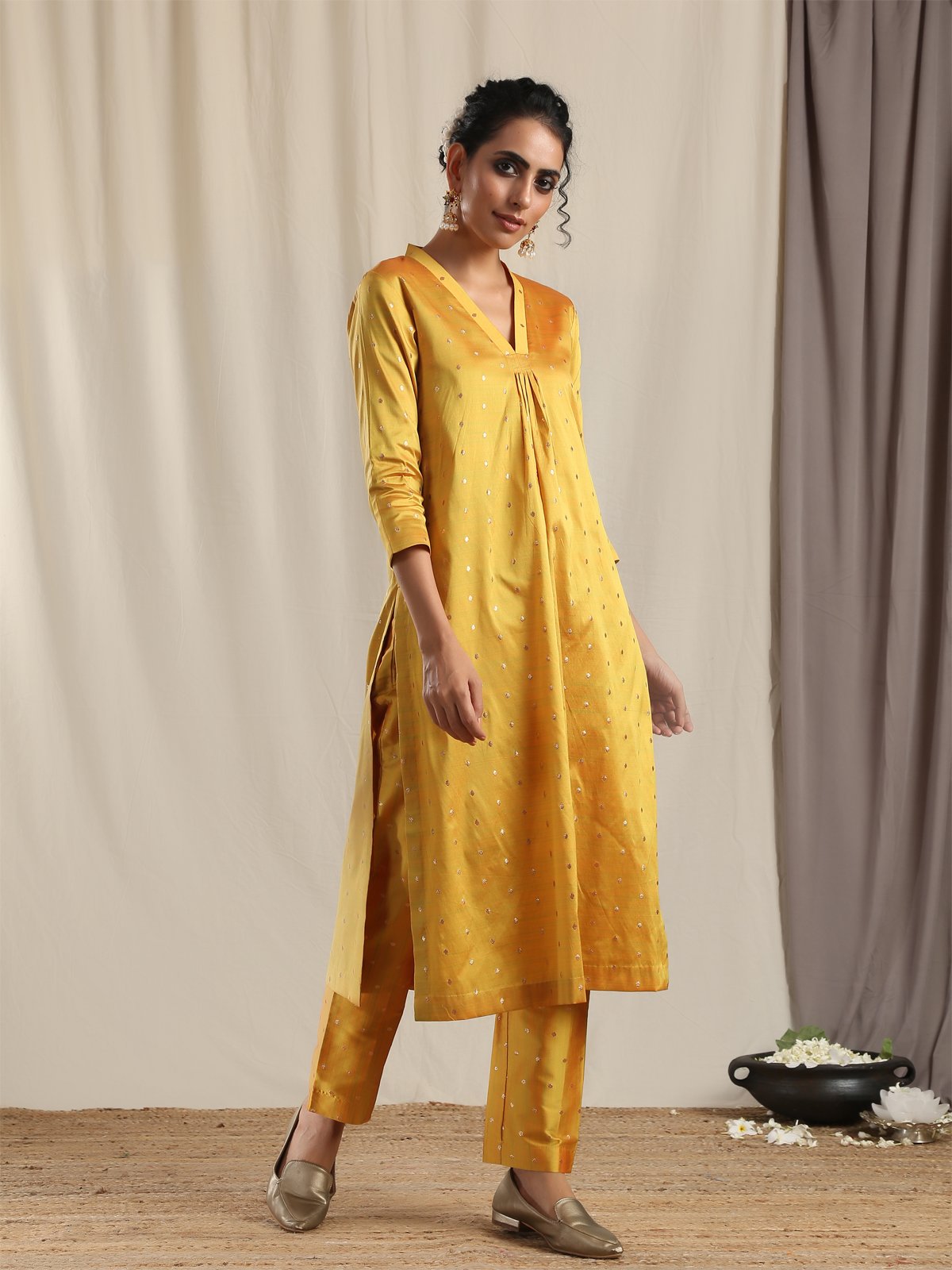 Stunning Yellow Art Silk Woven Kurta Set: Elegance & Comfort for Any Occasion