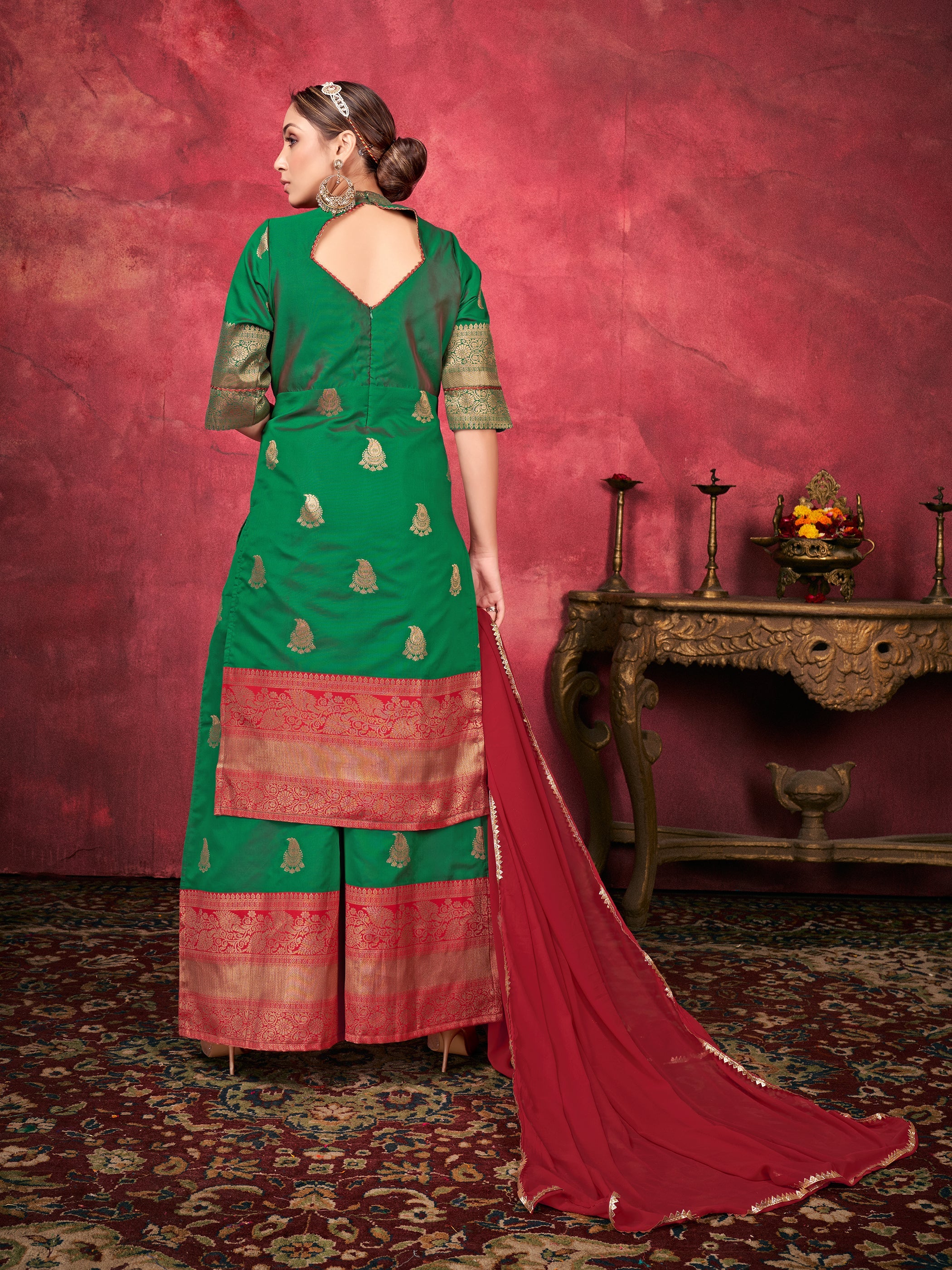 Exquisite Green Art Silk Kurta Set: Elegant, Festive & Comfortable Wear