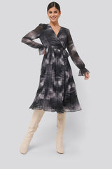 Chic Black Tie-Dye Georgette Fit and Flare Dress with Puff Sleeves for Women