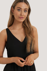 Chic Black Panelled Georgette Solid Sleeveless Dress for Elegant Style