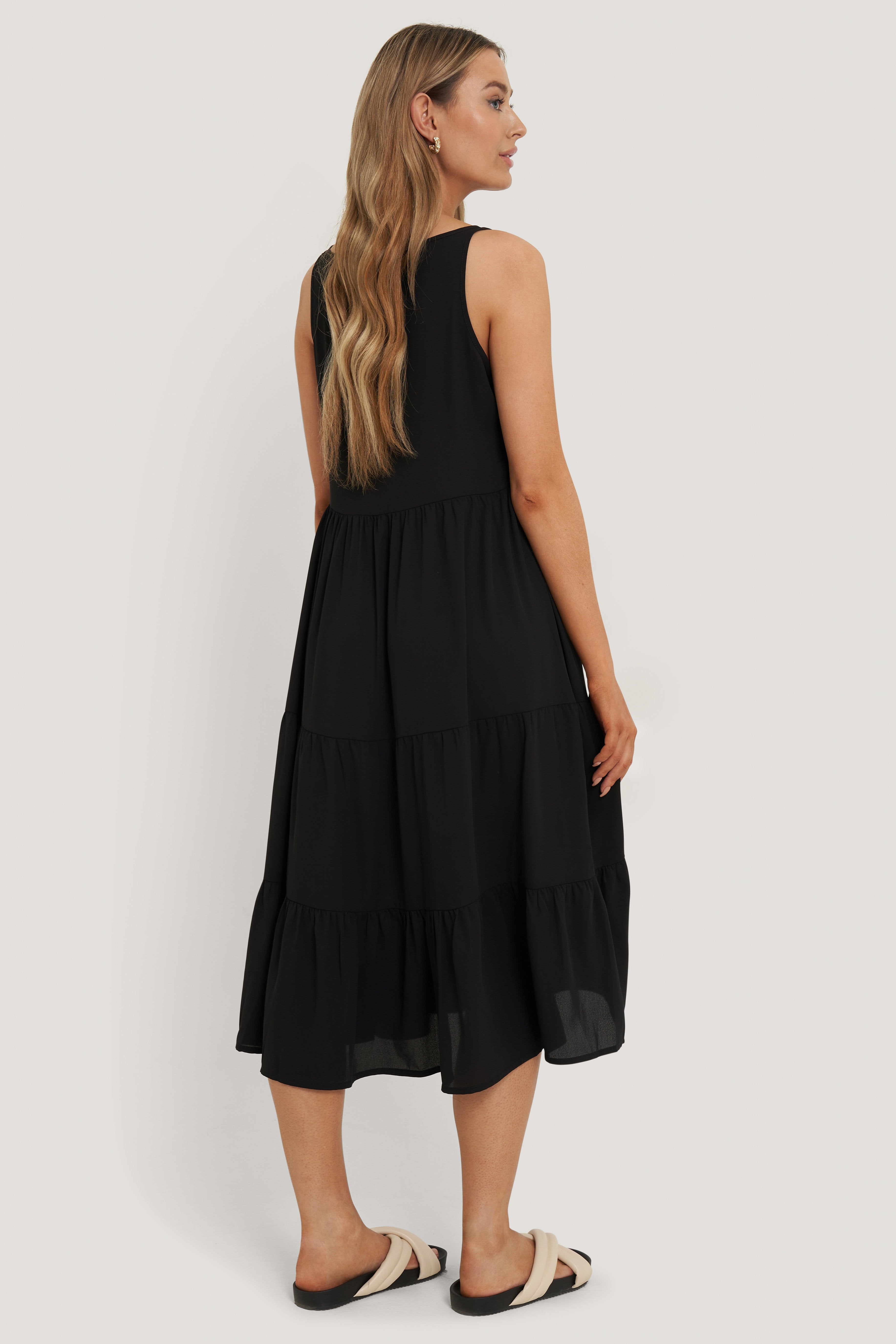 Chic Black Panelled Georgette Solid Sleeveless Dress for Elegant Style