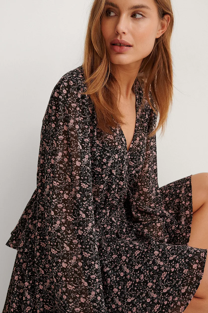 Stylish Black Floral Print Georgette Kimono Dress with Layered Flounce