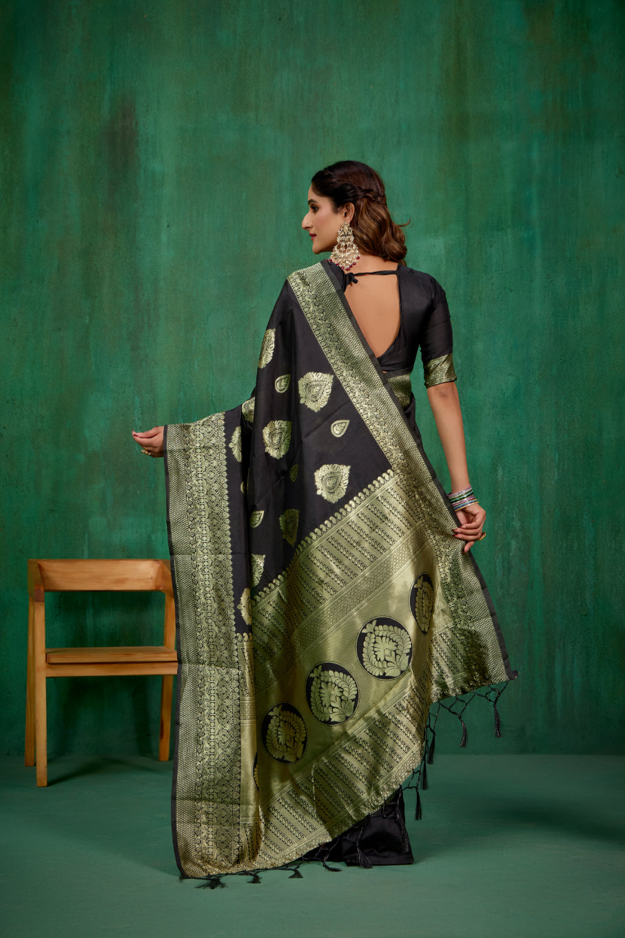 Shop Elegant Black Banarasi Art Silk Woven Ready to Wear Saree Online - Best Prices