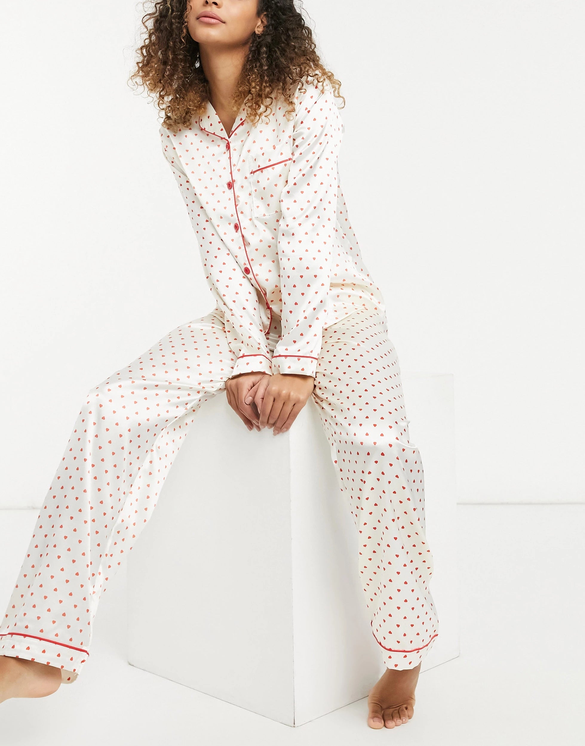 White Color Digital Abstract Printed loungewear/Nightsuit For Women With Pants.
