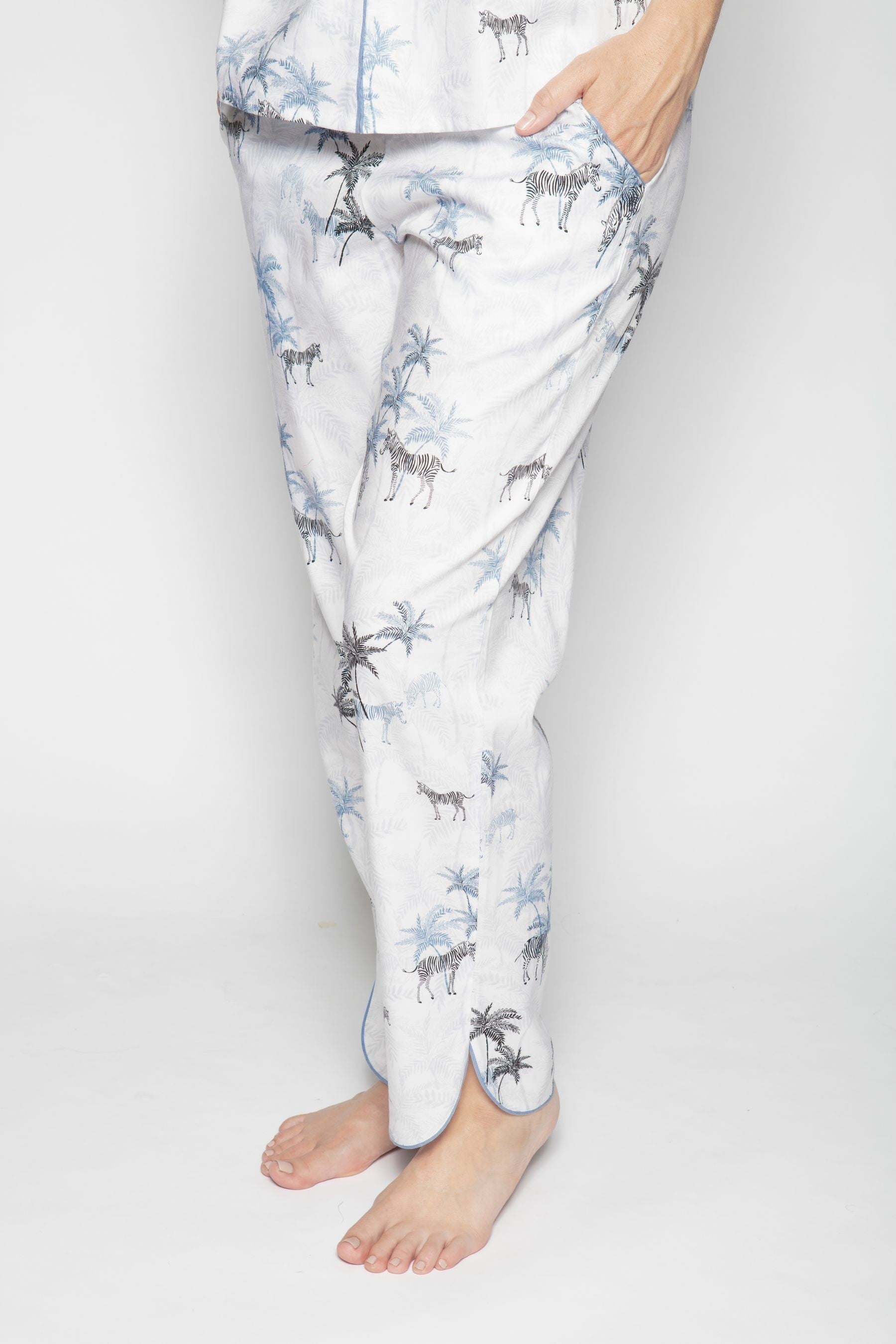 White Color Digital Abstract Printed loungewear/Nightsuit For Women With Pants.