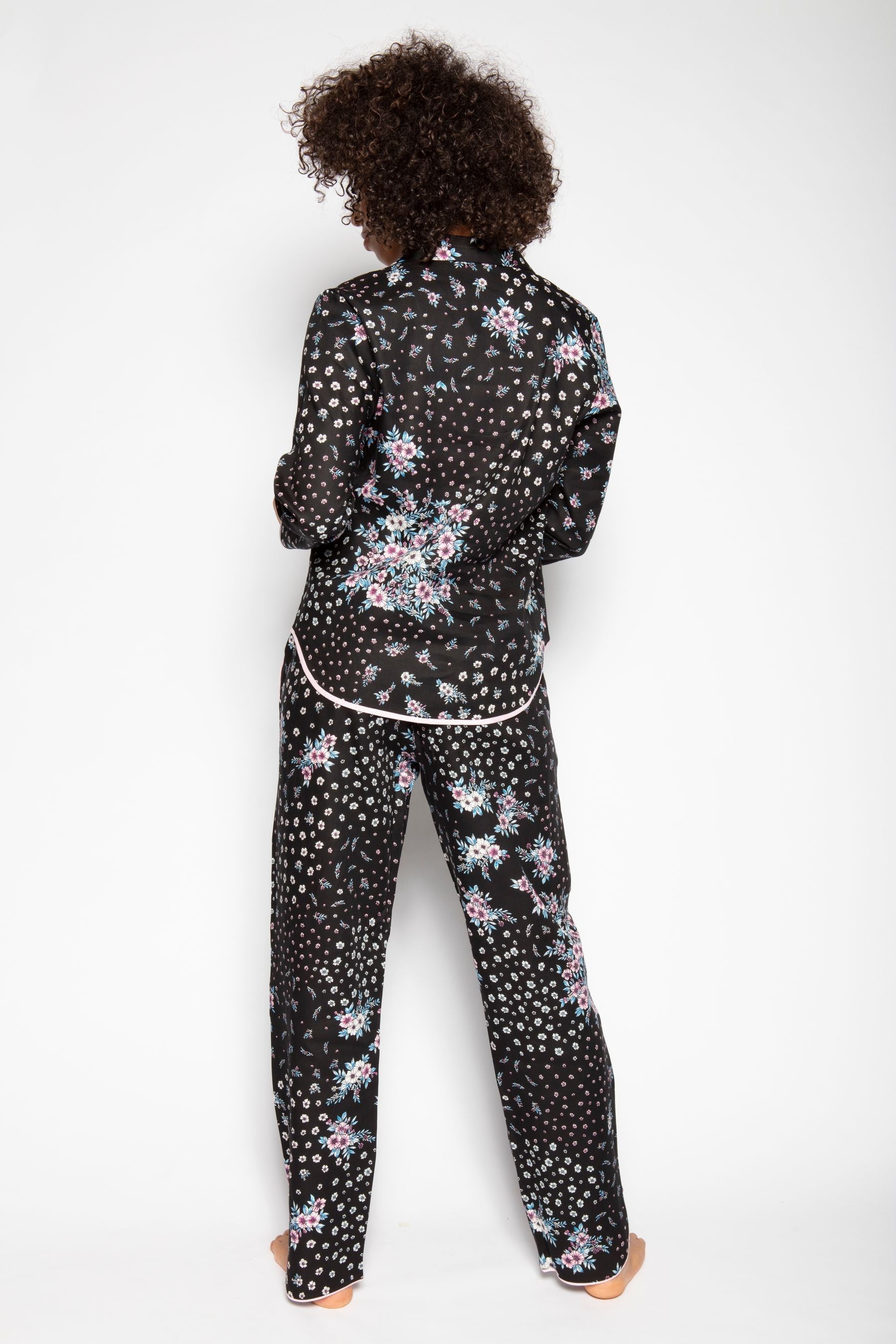 Black Color Digital Abstract Printed loungewear/Nightsuit For Women With Pants.